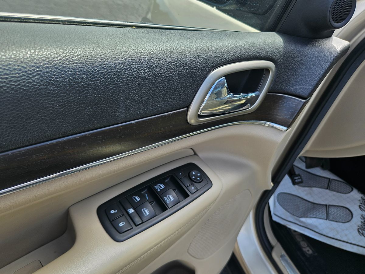 2014 Jeep Grand Cherokee Limited photo 23