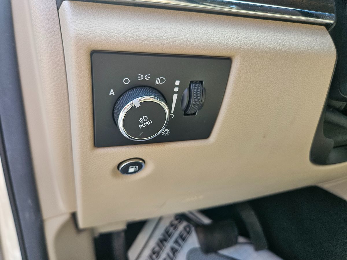 2014 Jeep Grand Cherokee Limited photo 27