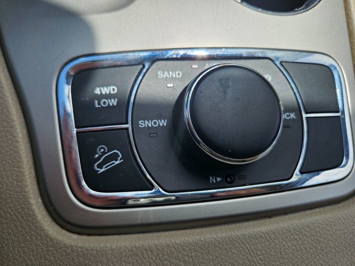2014 Jeep Grand Cherokee Limited photo 38
