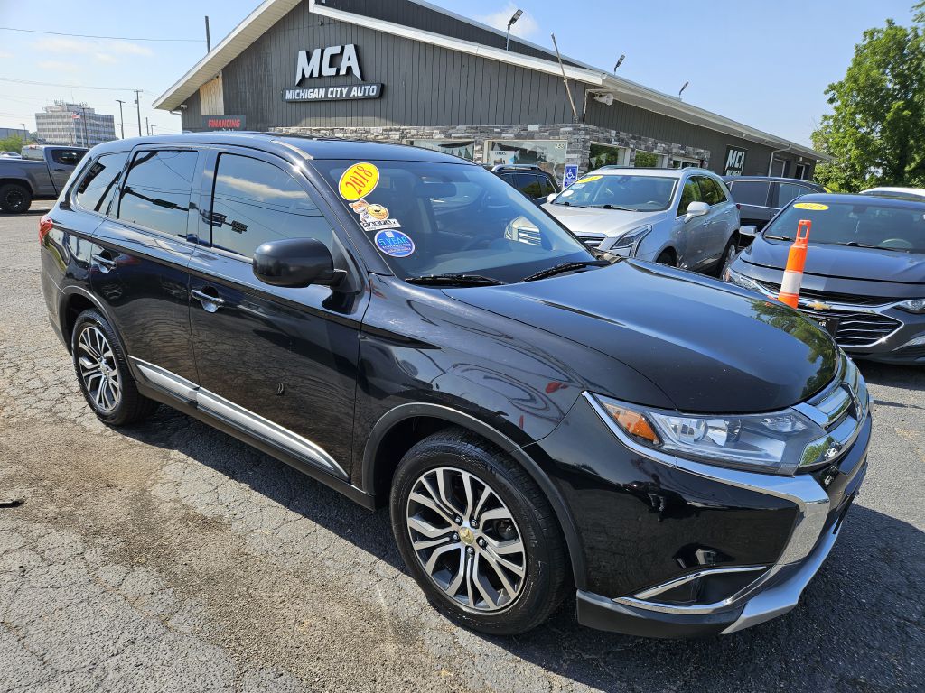 2018 Mitsubishi Outlander ES photo 3