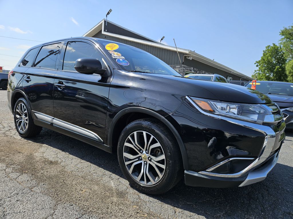 2018 Mitsubishi Outlander ES photo 4