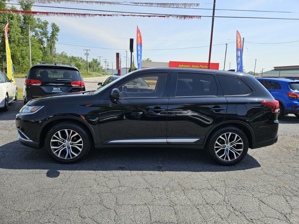 2018 Mitsubishi Outlander ES photo 13