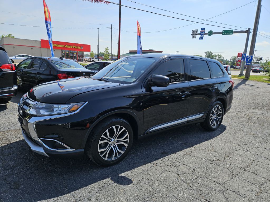 2018 Mitsubishi Outlander ES photo 14