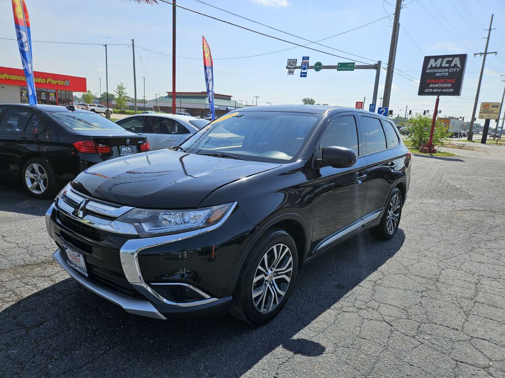 2018 Mitsubishi Outlander ES photo 16