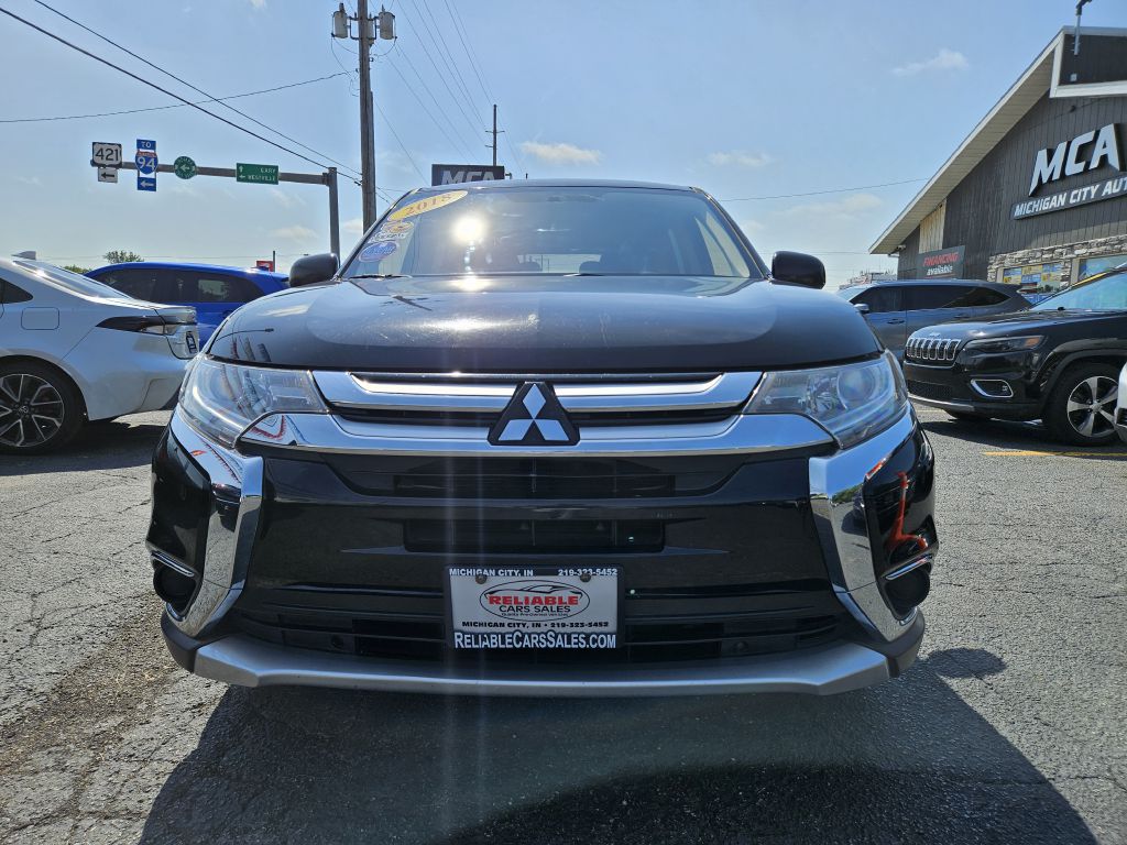 2018 Mitsubishi Outlander ES photo 19