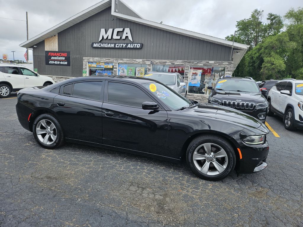 2018 Dodge Charger SXT Plus photo 3