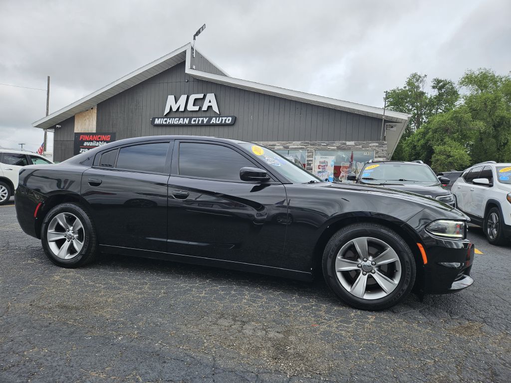 2018 Dodge Charger SXT Plus photo 4