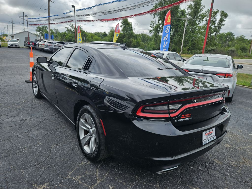 2018 Dodge Charger SXT Plus photo 9