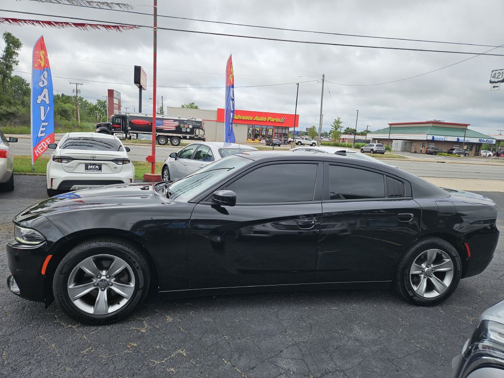 2018 Dodge Charger SXT Plus photo 11