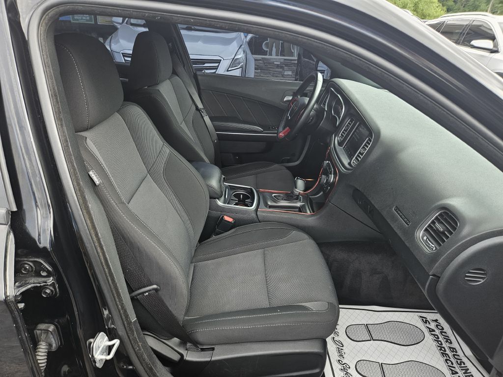 2018 Dodge Charger SXT Plus photo 39