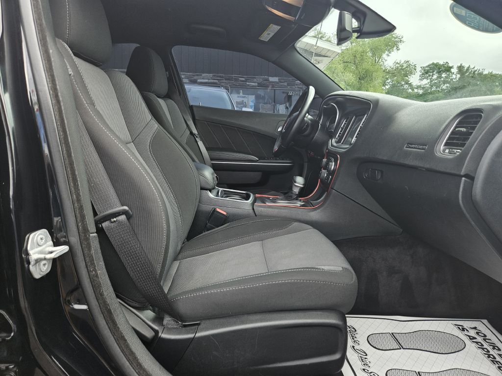 2018 Dodge Charger SXT Plus photo 40