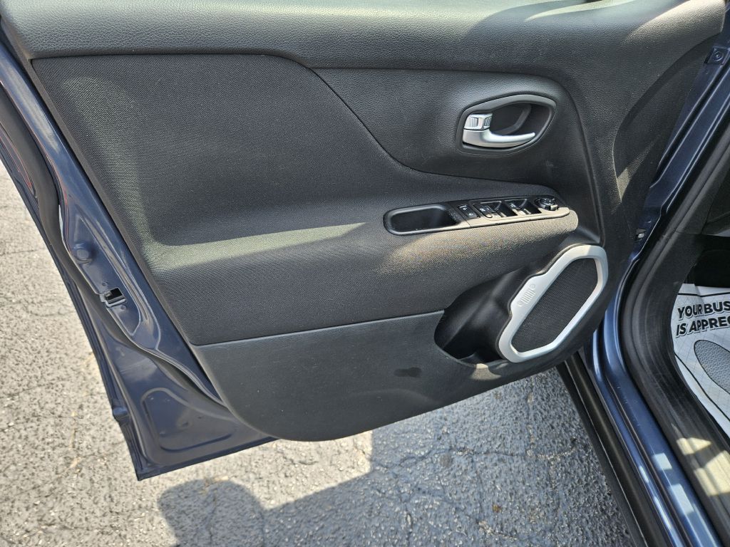 2020 Jeep Renegade Latitude photo 20