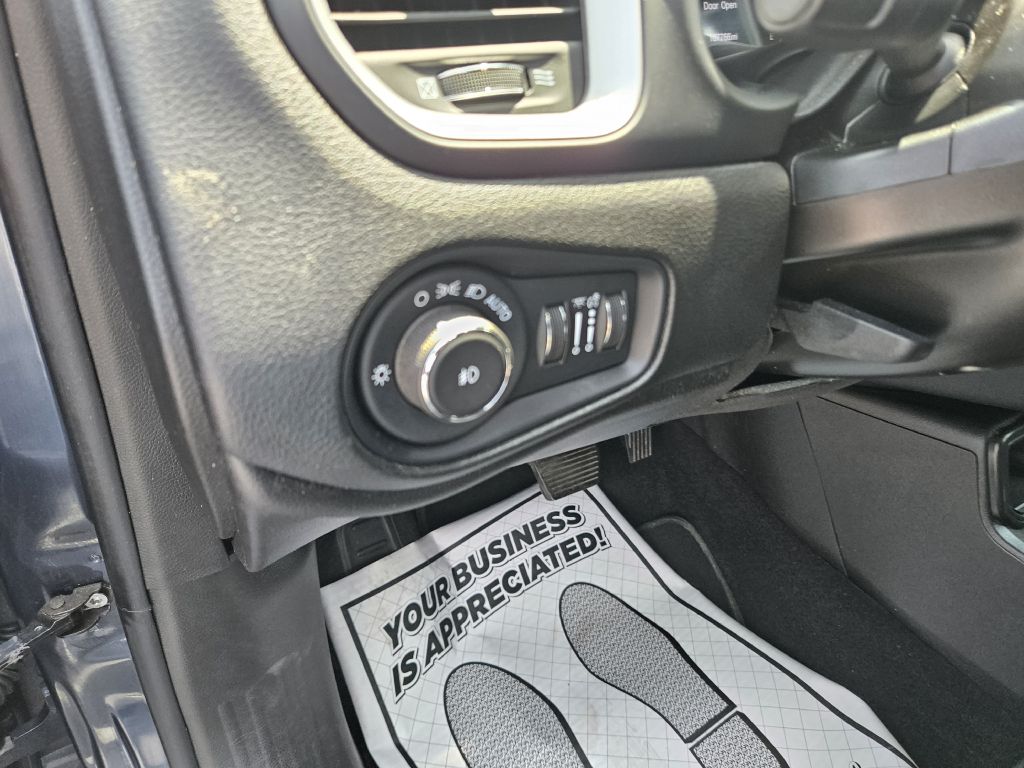 2020 Jeep Renegade Latitude photo 24