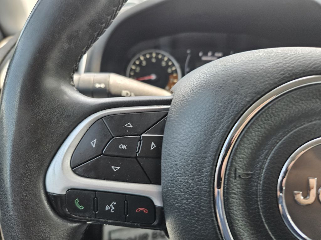 2020 Jeep Renegade Latitude photo 28