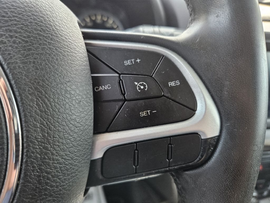 2020 Jeep Renegade Latitude photo 29