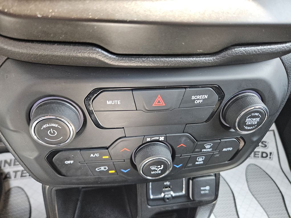 2020 Jeep Renegade Latitude photo 32