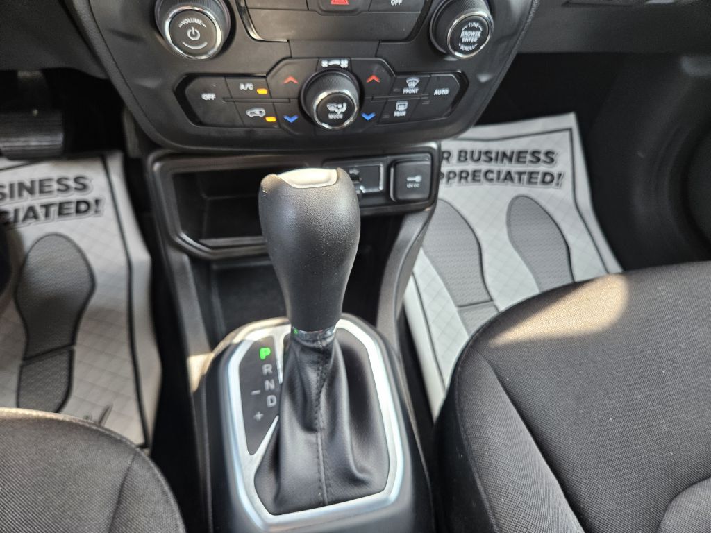 2020 Jeep Renegade Latitude photo 34