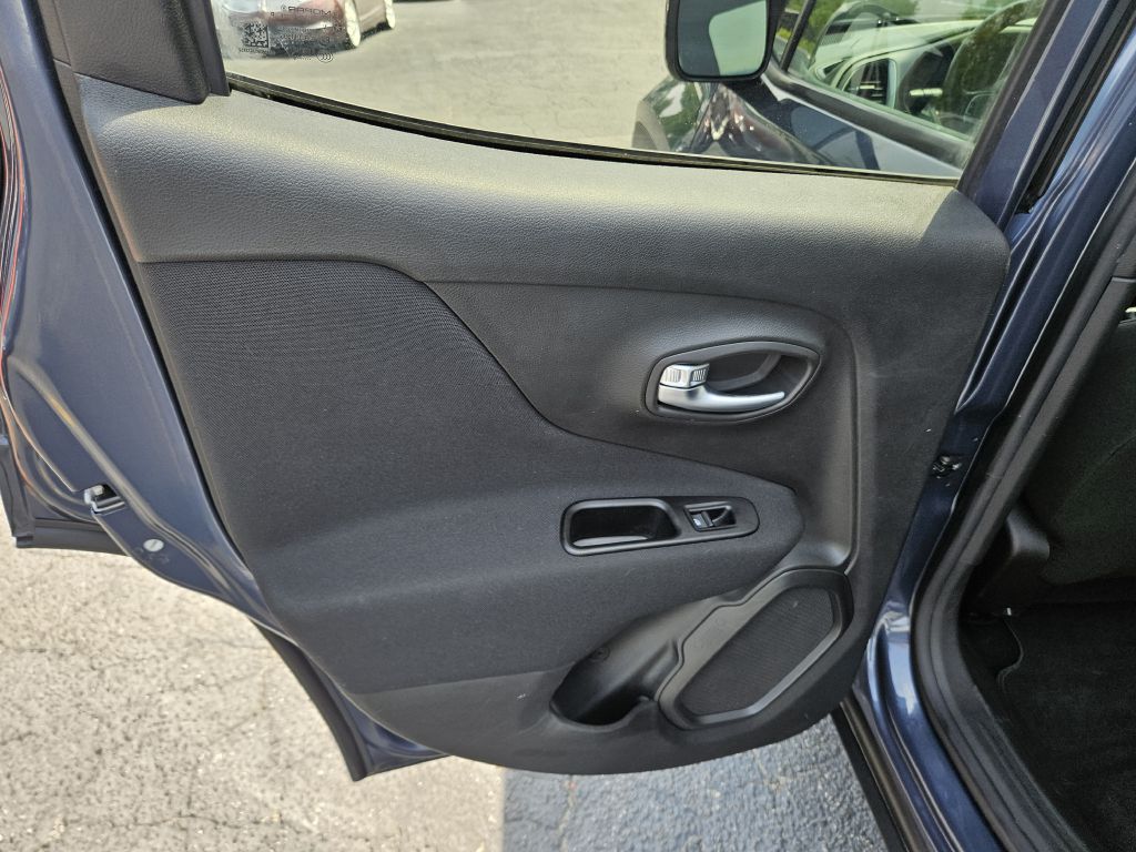 2020 Jeep Renegade Latitude photo 37