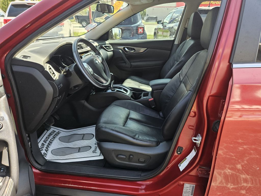 2015 Nissan Rogue SL photo 21
