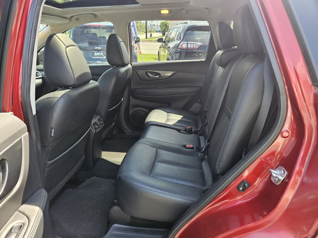 2015 Nissan Rogue SL photo 38