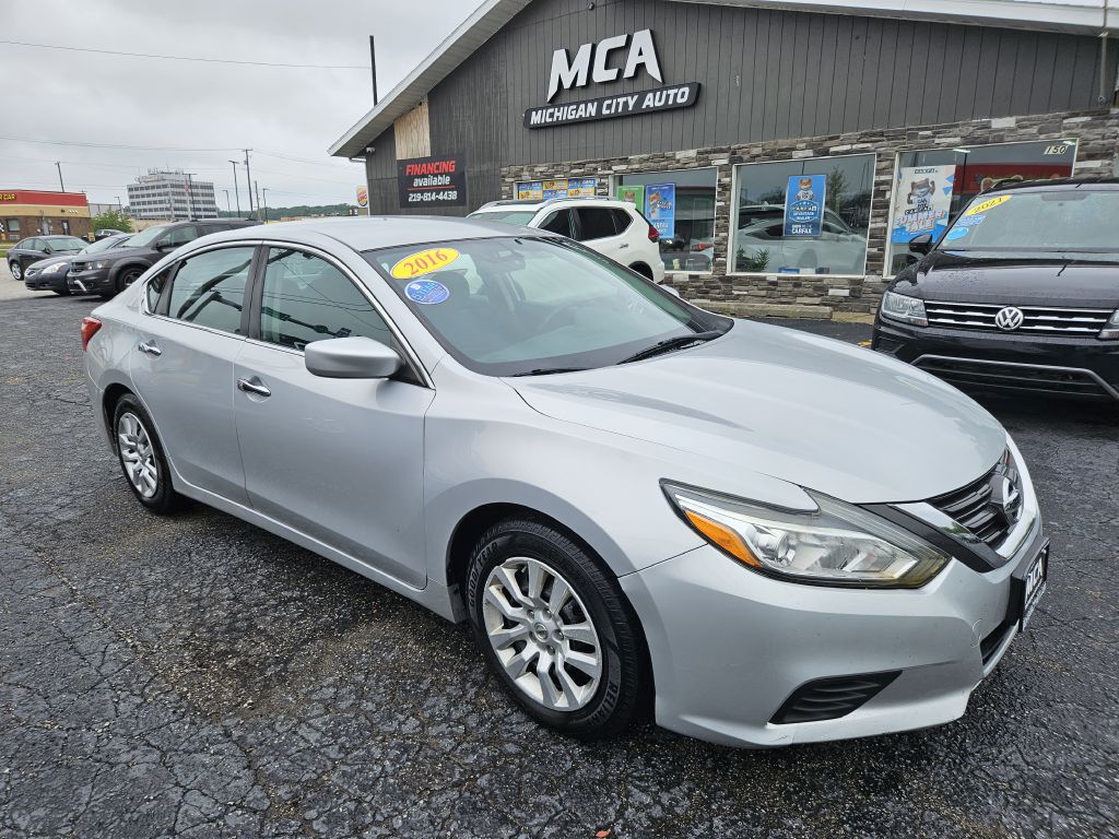 2016 Nissan Altima 2.5 photo 3