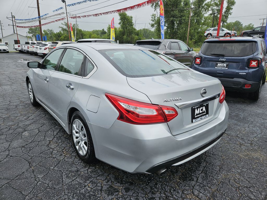 2016 Nissan Altima 2.5 photo 10