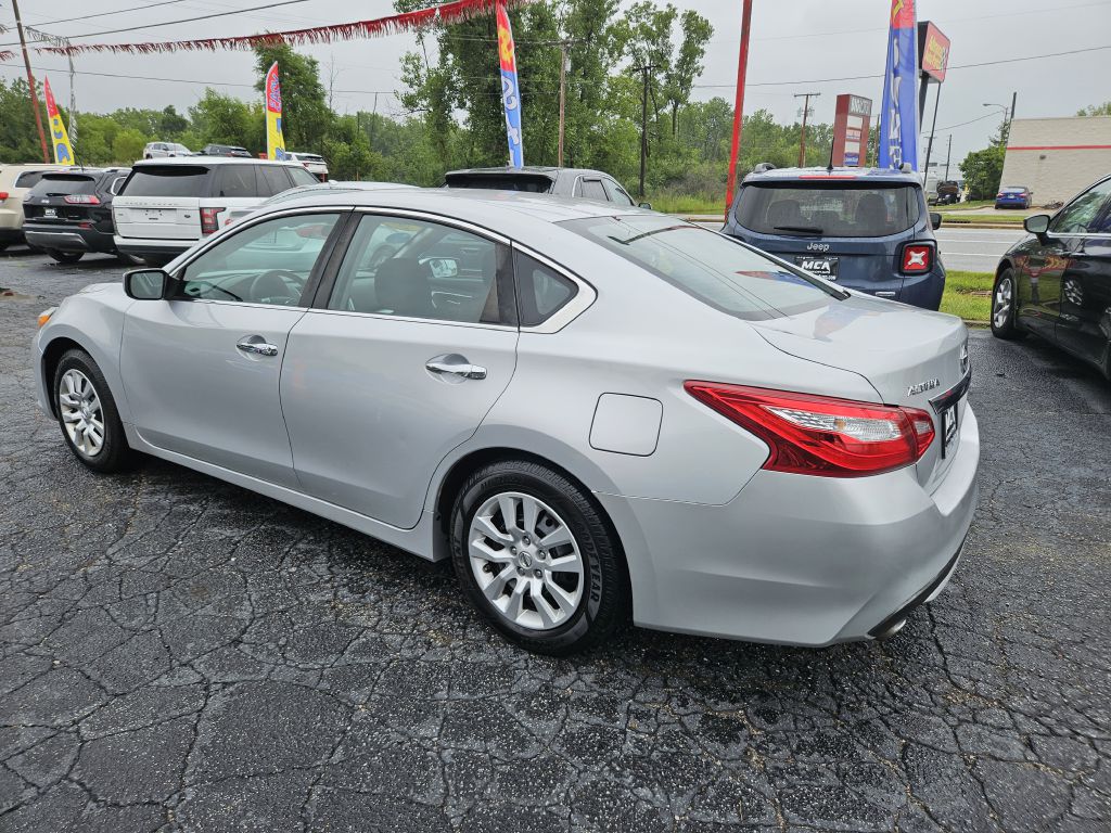 2016 Nissan Altima 2.5 photo 11