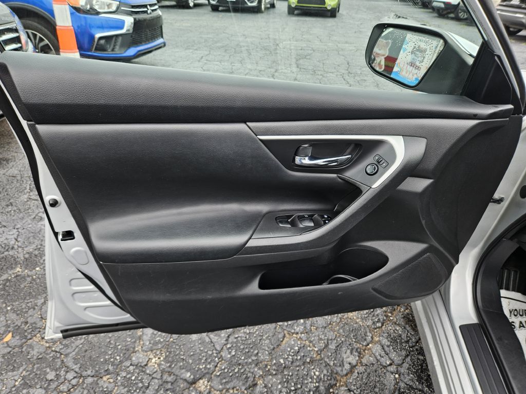 2016 Nissan Altima 2.5 photo 19