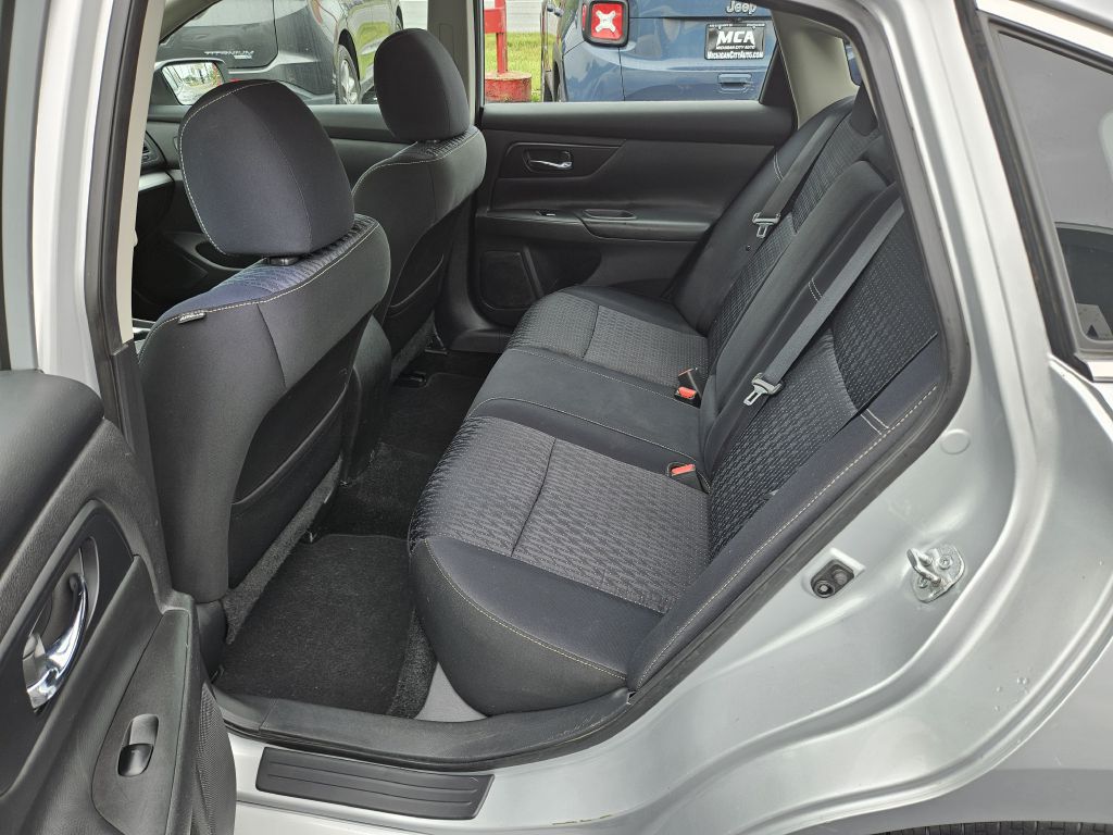 2016 Nissan Altima 2.5 photo 32