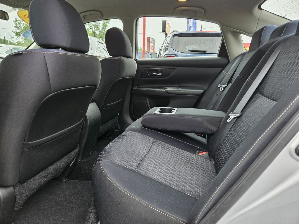 2016 Nissan Altima 2.5 photo 33