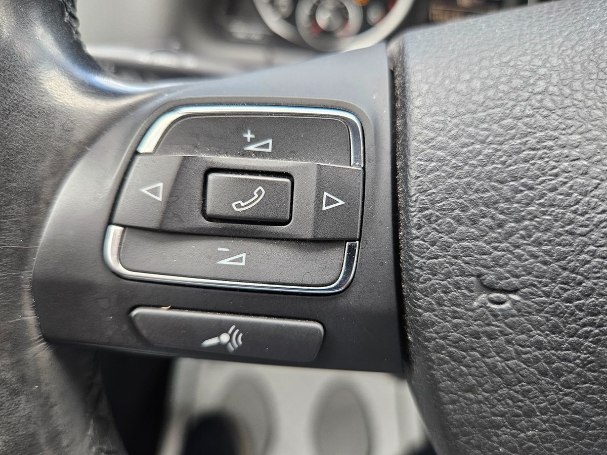 2013 Volkswagen Tiguan S photo 25