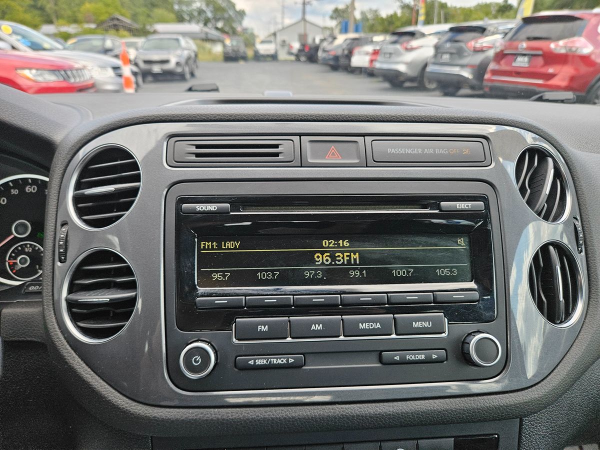 2013 Volkswagen Tiguan S photo 27
