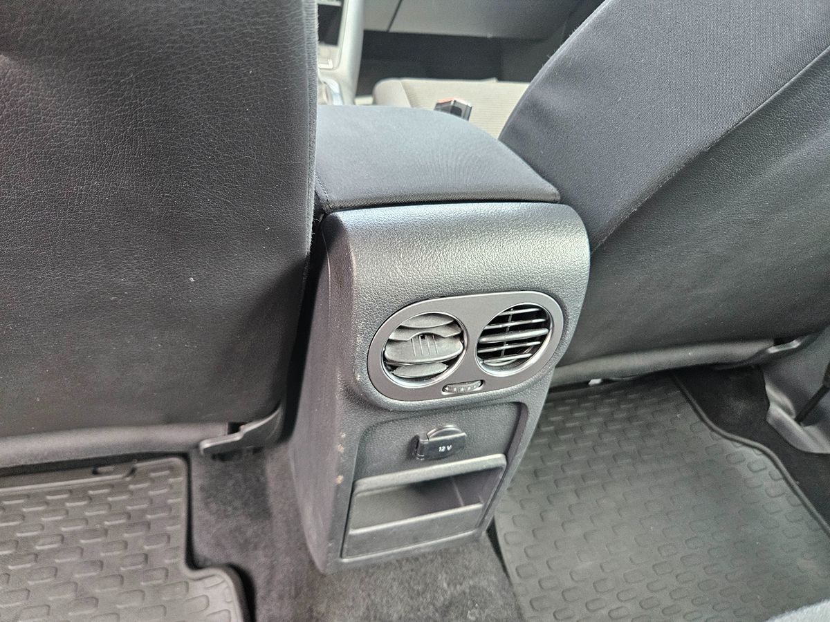 2013 Volkswagen Tiguan S photo 35