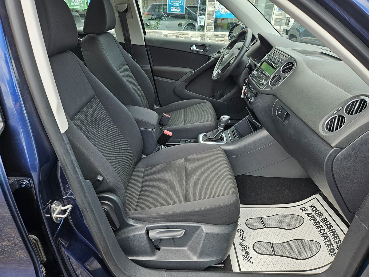 2013 Volkswagen Tiguan S photo 38