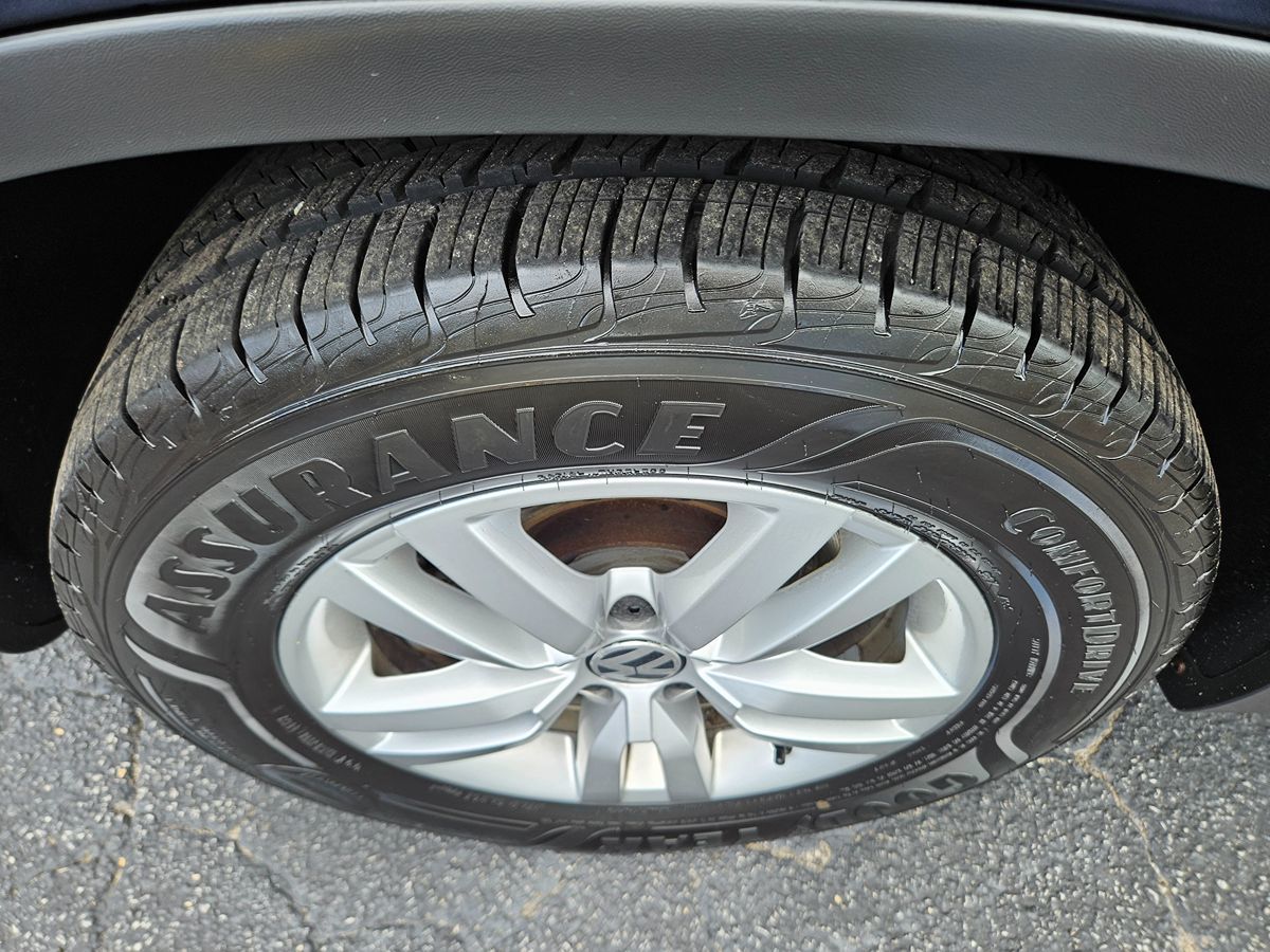 2013 Volkswagen Tiguan S photo 43