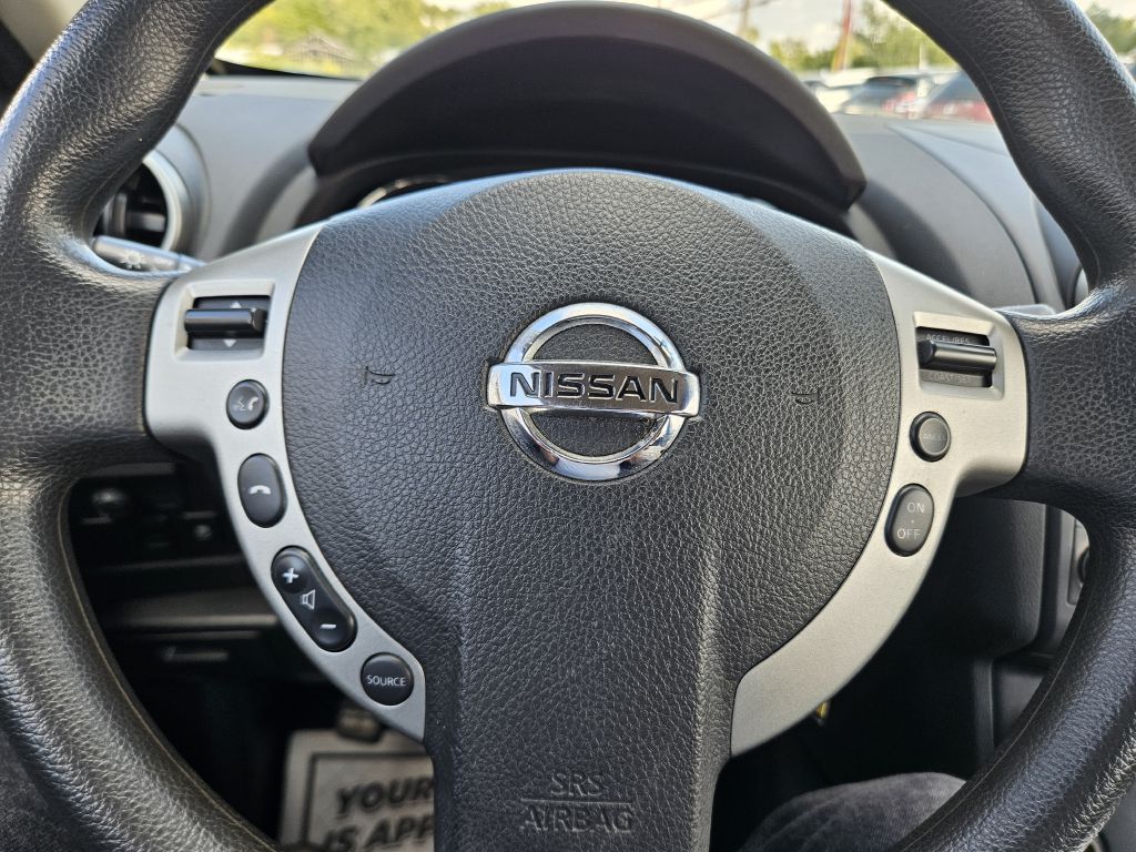 2015 Nissan Rogue Select S photo 26