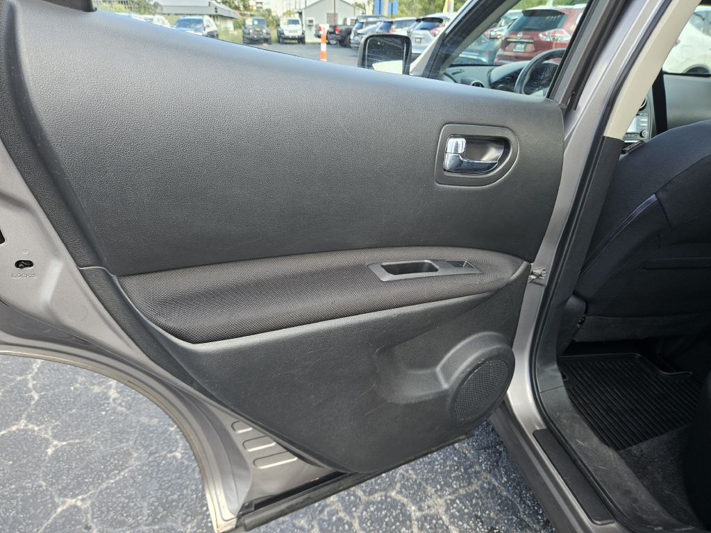 2015 Nissan Rogue Select S photo 33