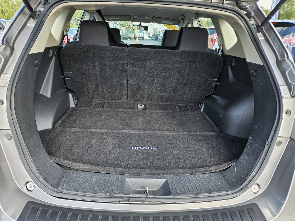 2015 Nissan Rogue Select S photo 36
