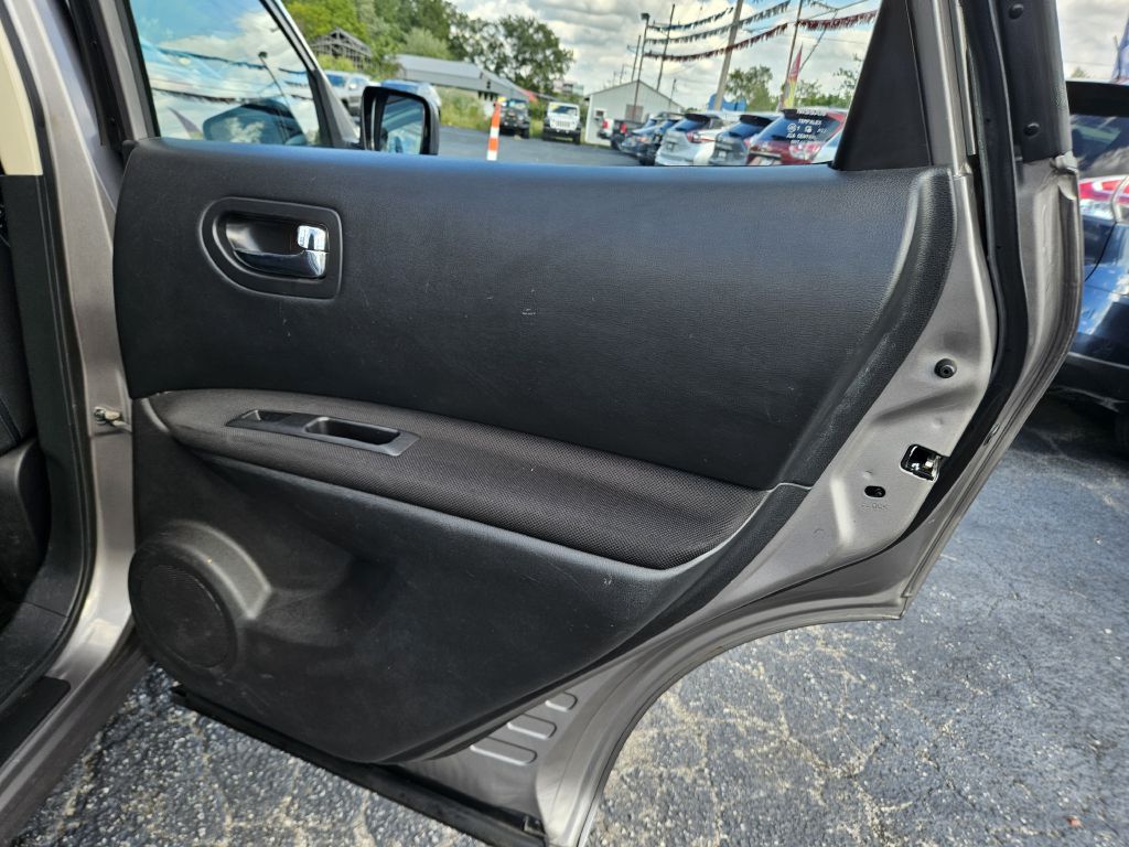 2015 Nissan Rogue Select S photo 41