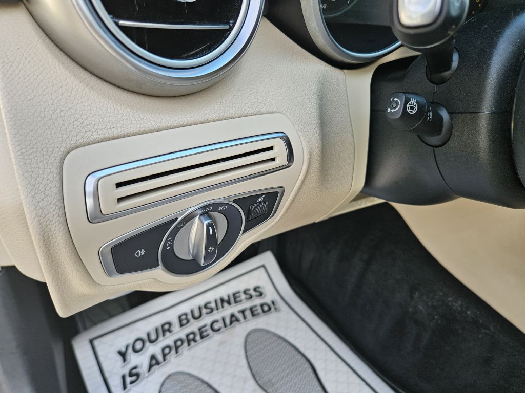 2021 Mercedes Benz C 300 4MATIC Sedan photo 24