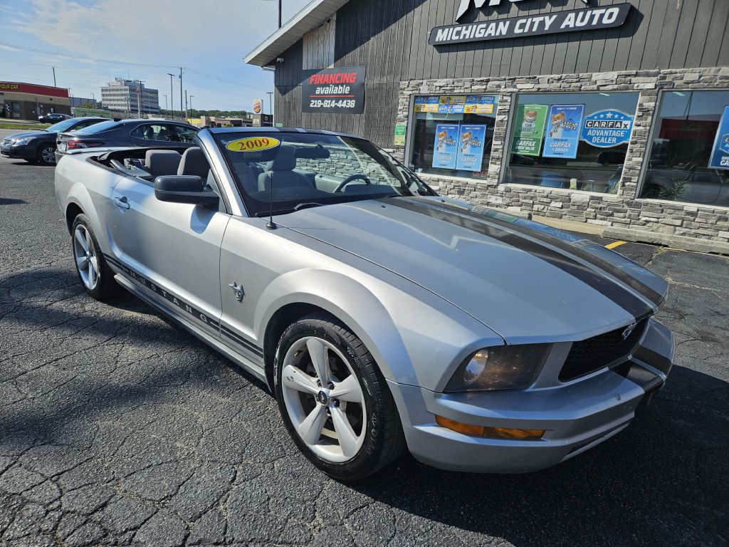 2009 Ford Mustang photo 2