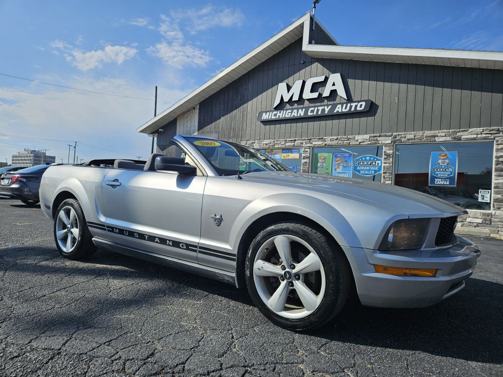 2009 Ford Mustang photo 4