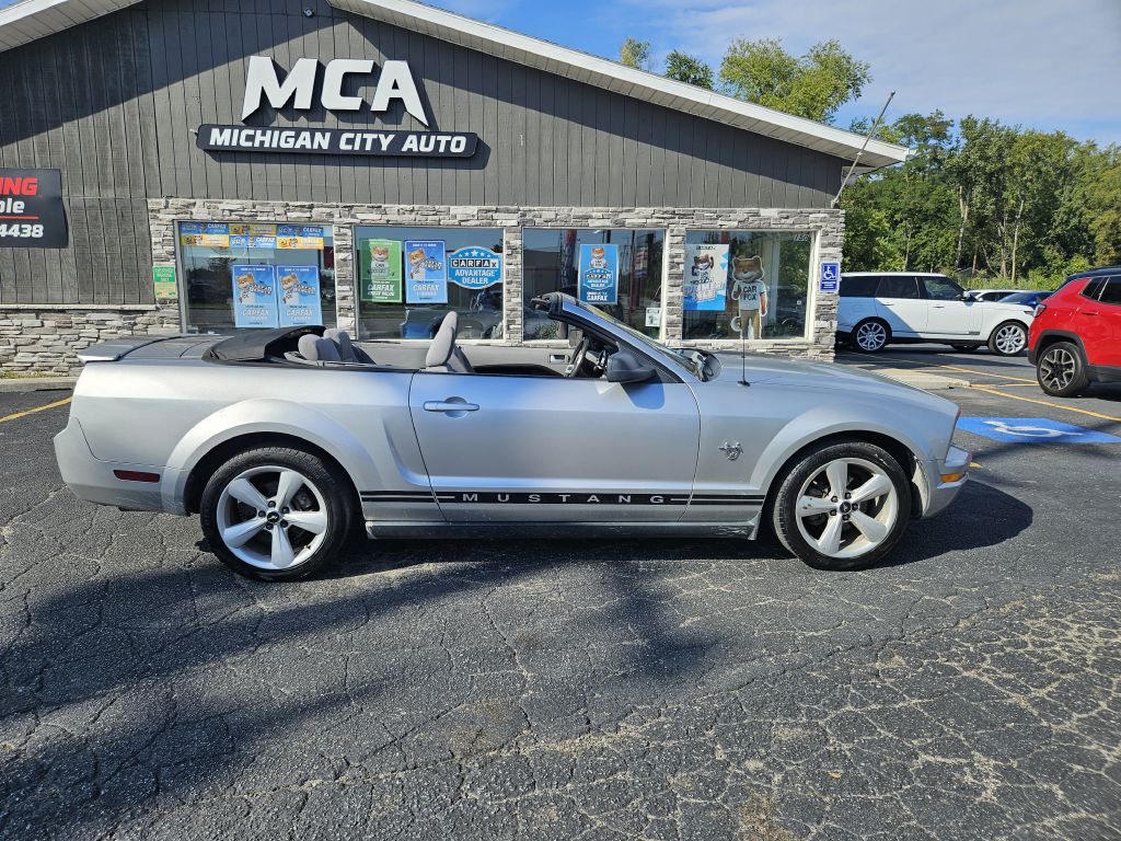 2009 Ford Mustang photo 5