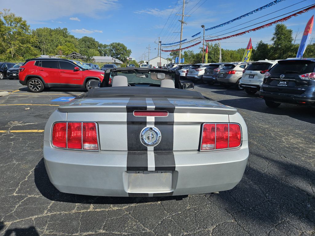 2009 Ford Mustang photo 8