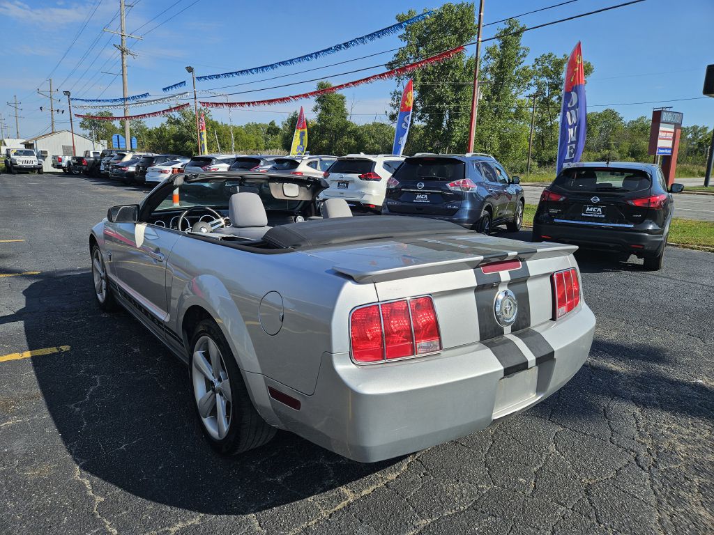 2009 Ford Mustang photo 9