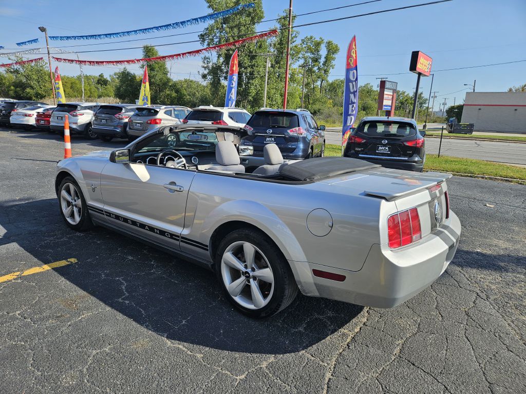 2009 Ford Mustang photo 10