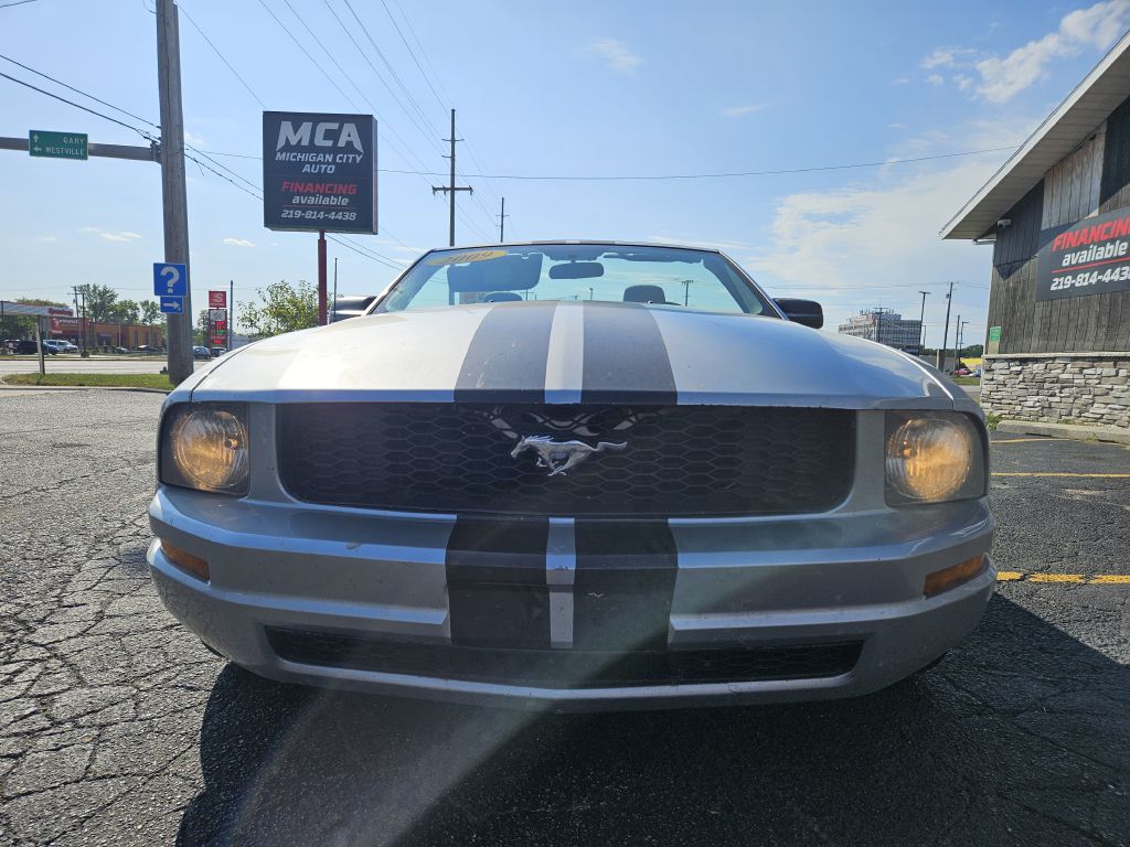 2009 Ford Mustang photo 17