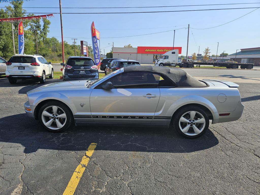 2009 Ford Mustang photo 24