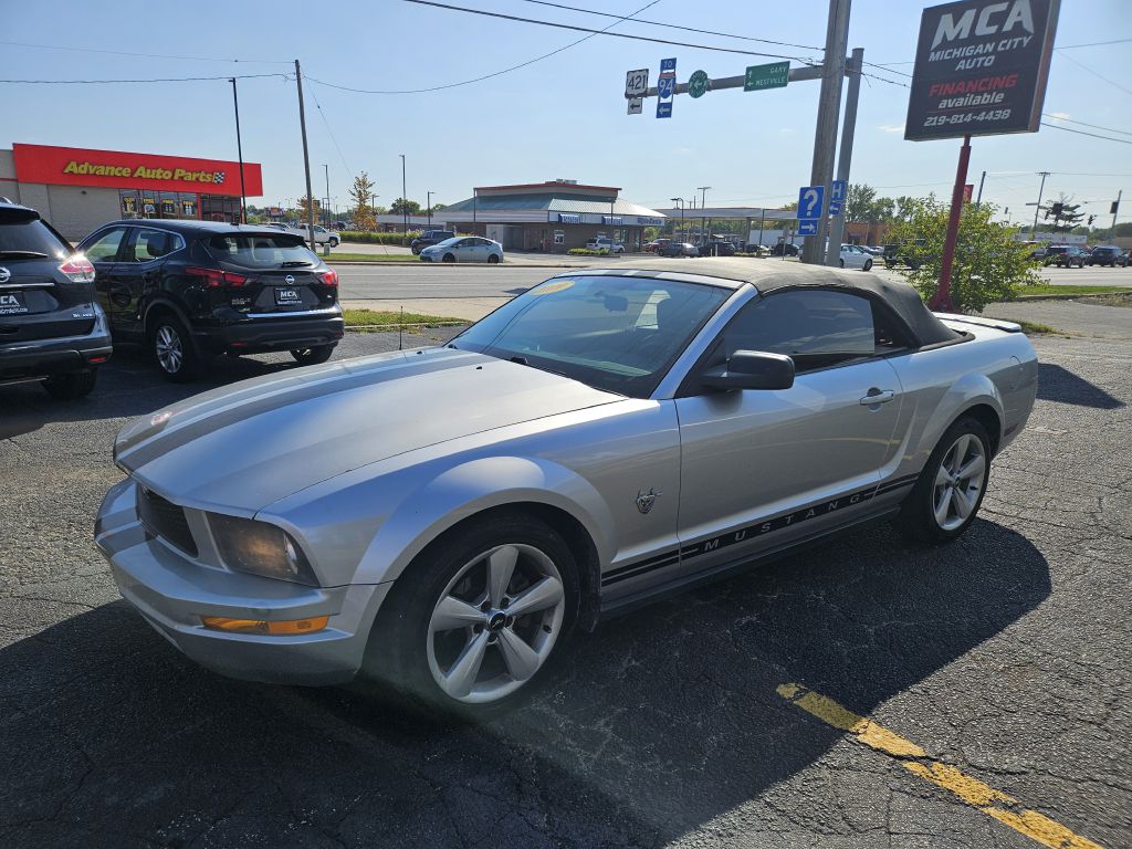 2009 Ford Mustang photo 25