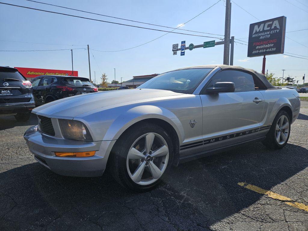 2009 Ford Mustang photo 26